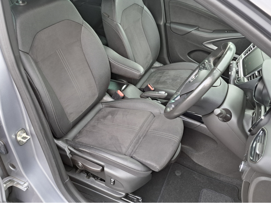 2022 Opel Crossland - image 14