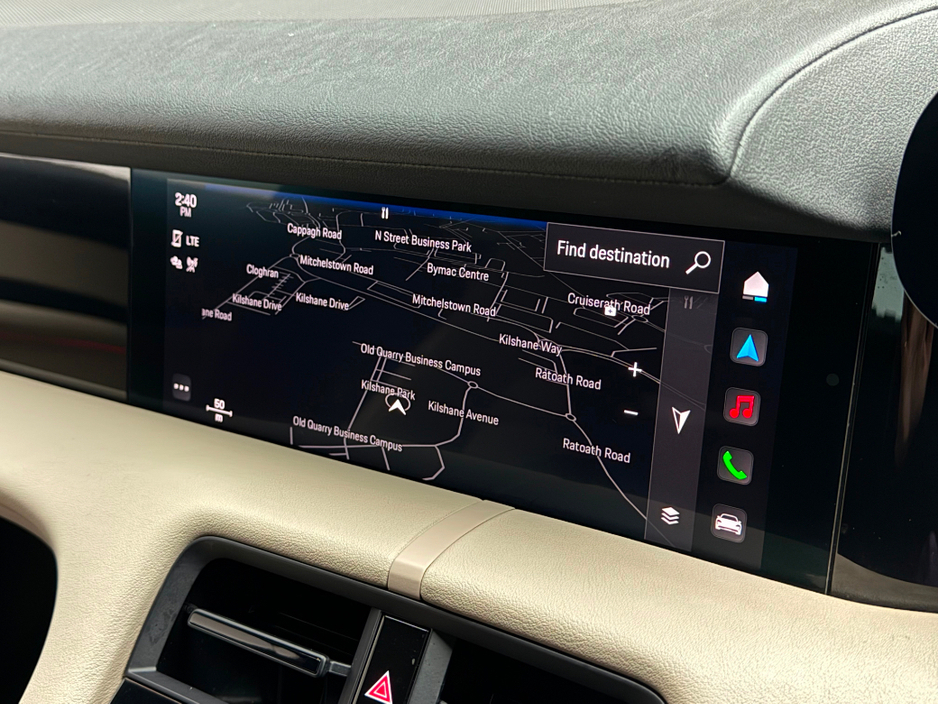 2022 Porsche Taycan - image 15