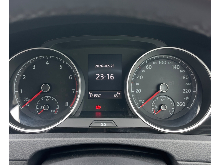 2017 Volkswagen Golf - image 13