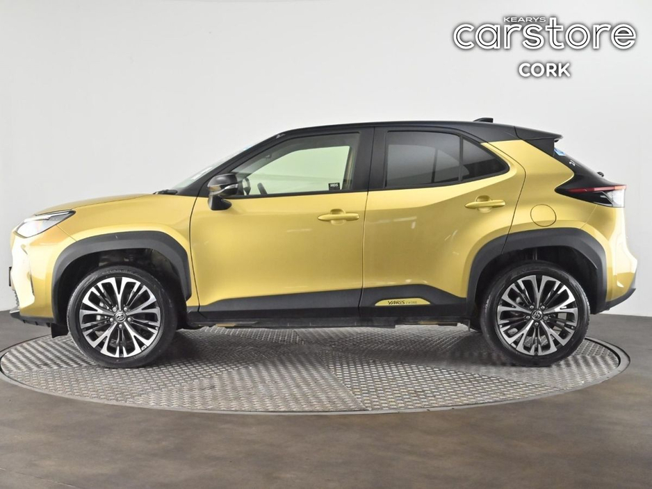 2022 Toyota Yaris Cross - image 6