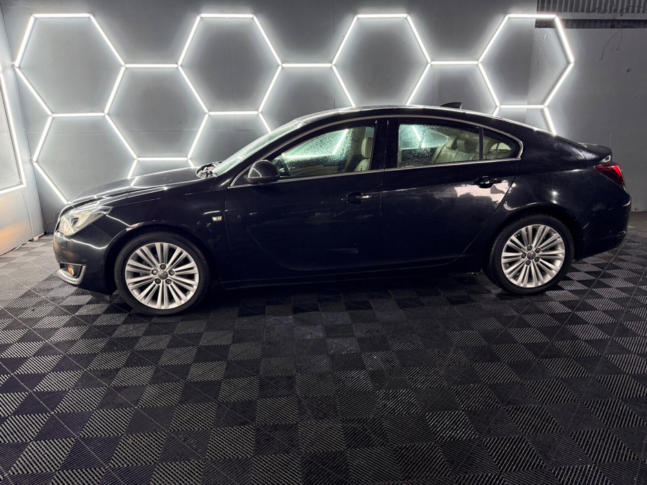 2016 Opel Insignia - image 14