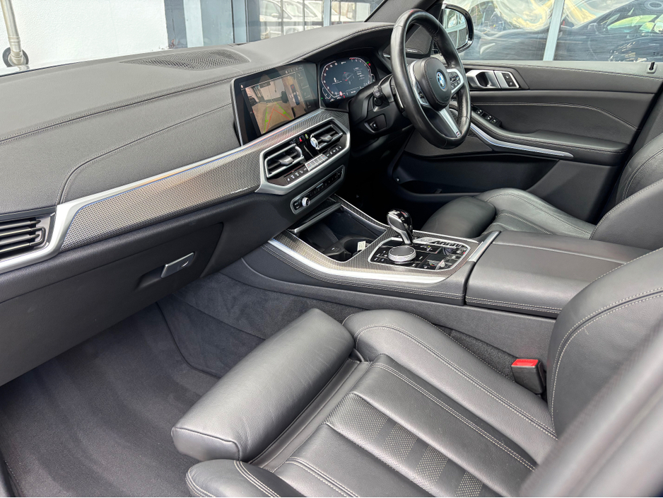 2022 BMW X5 - image 21