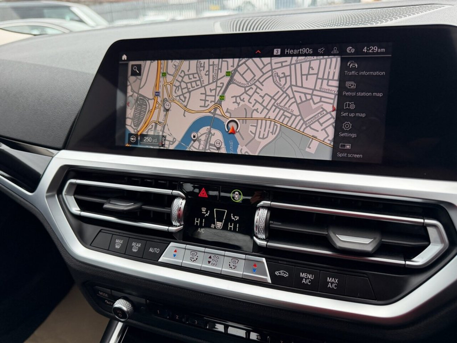 2021 BMW 3 Series - image 21