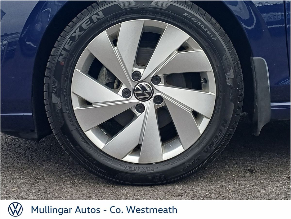 2021 Volkswagen Golf - image 26