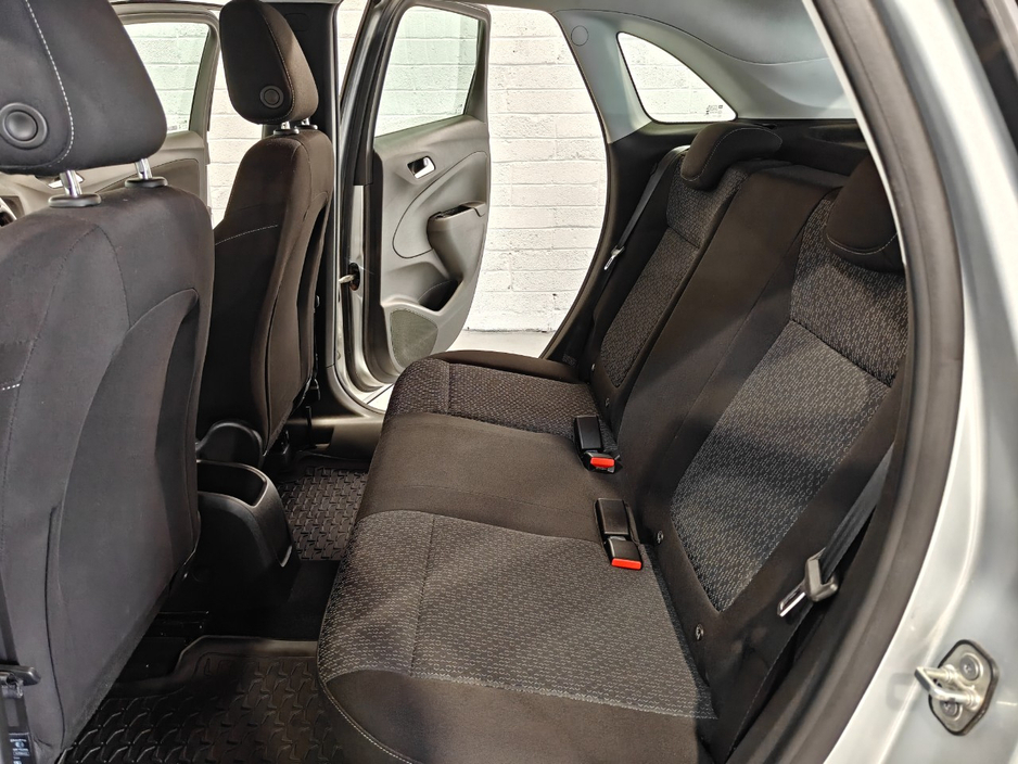 2018 Opel Crossland X - image 17