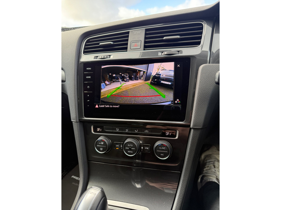 2018 Volkswagen Golf - image 17