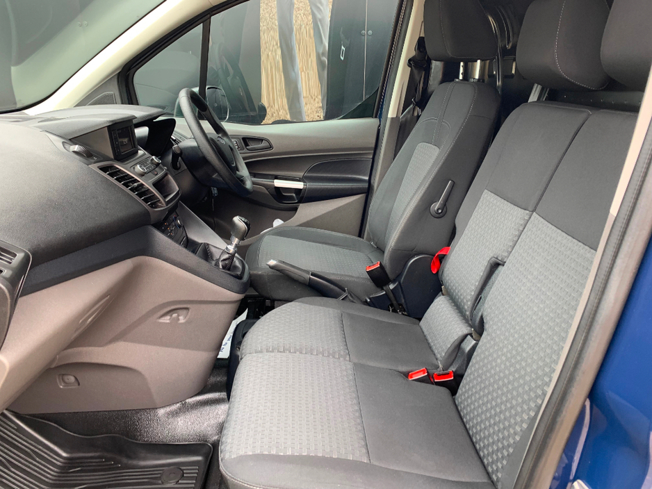 2021 Ford Transit Connect - image 14