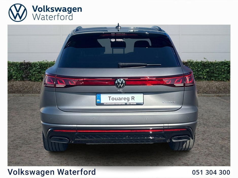 2025 Volkswagen Touareg 3.0 TSI PHEV 462HP R €115,975