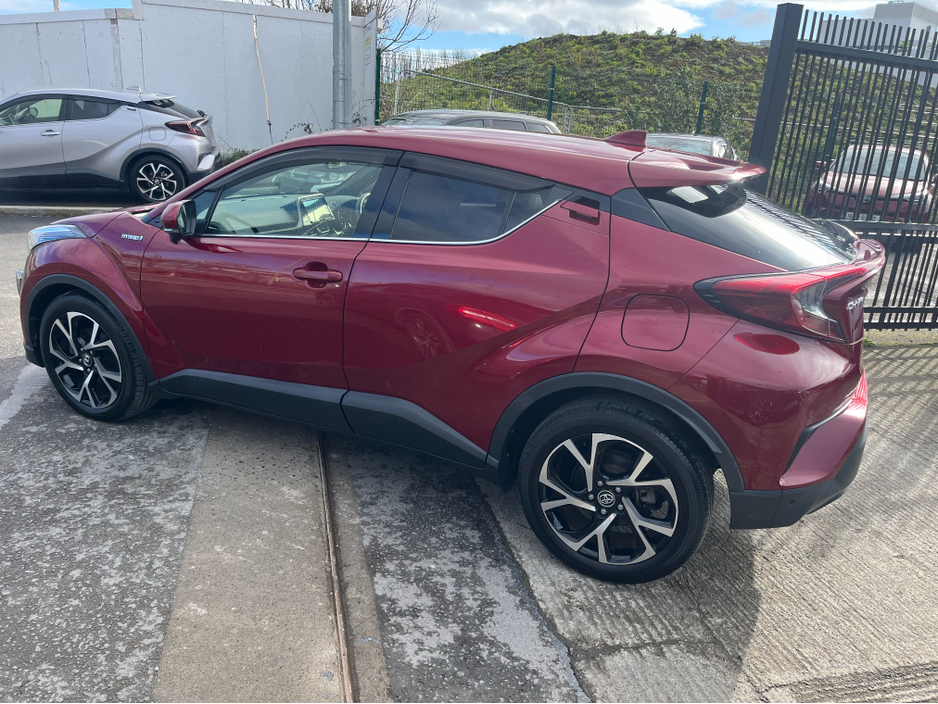 2018 Toyota C-HR - image 4