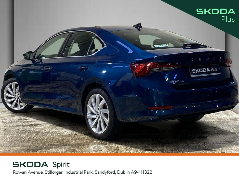 2023 Skoda Octavia - image 3