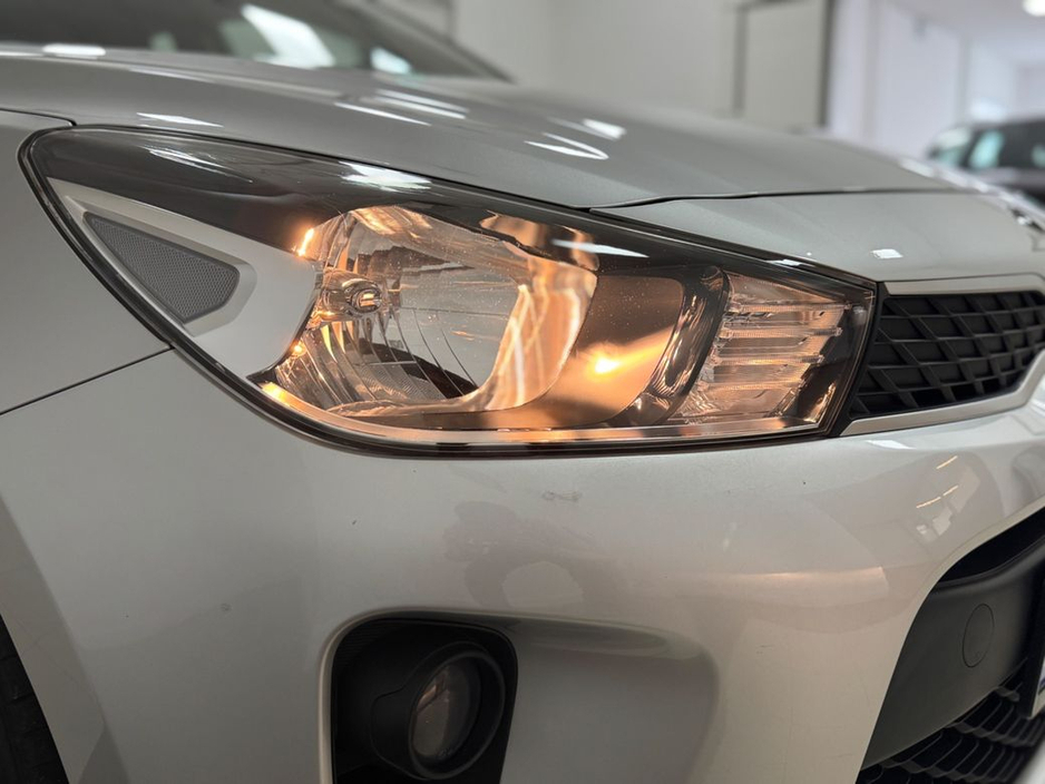 2018 Kia Rio - image 10