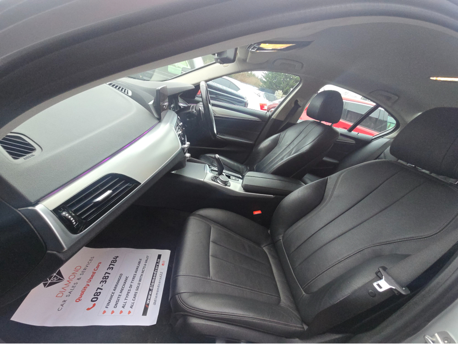 2019 BMW 5 Series - image 12