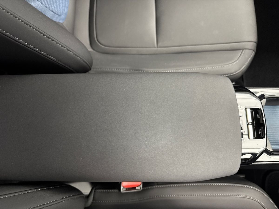 2024 Volvo EX30 - image 14