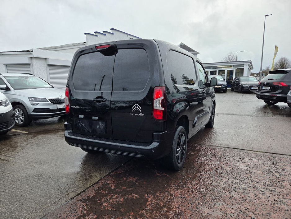 2022 Citroen Berlingo - image 9