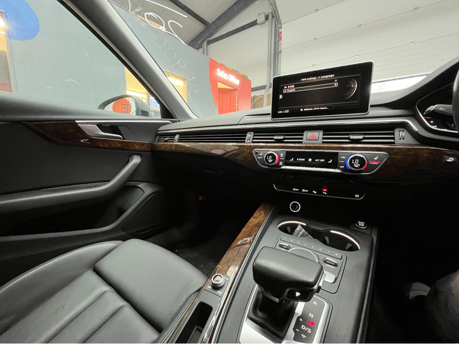 2020 Audi A4 - image 18