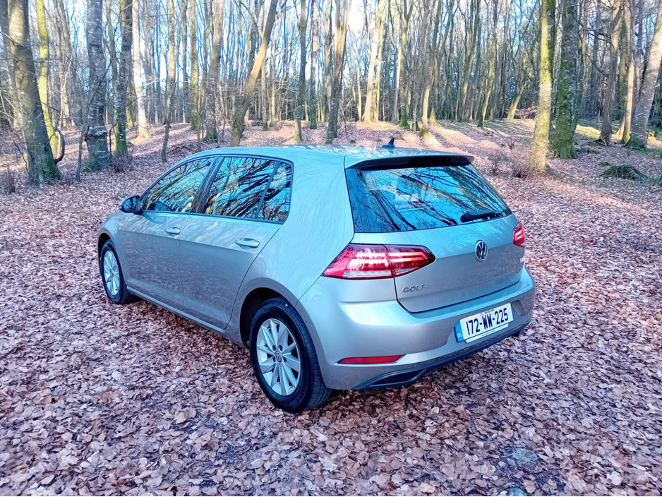2017 Volkswagen Golf - image 8