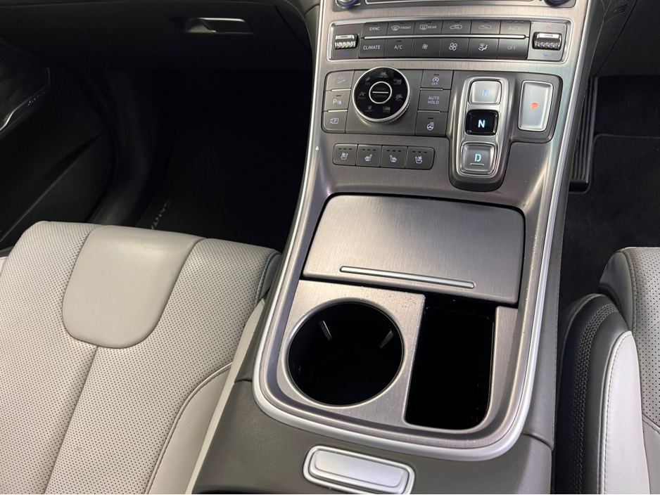 2021 Hyundai Santa Fe - image 21