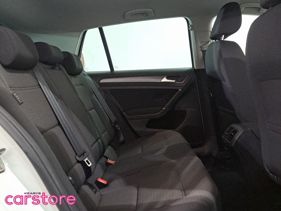 2017 Volkswagen Golf  €17,880