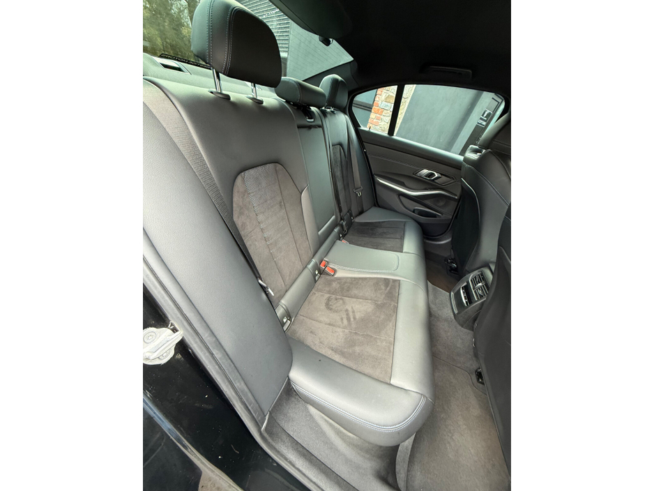 2020 BMW 3 Series - image 16