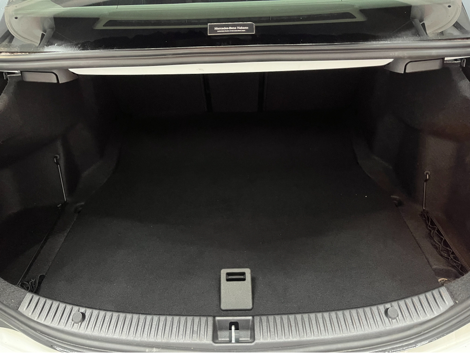 2017 Mercedes-Benz C Class €21950! 2017 MERCEDES-BENZ C220D AVANTGARDE 2.2 AUTOMATIC / CRUISE CONTROL / REVERSE CAMERA / ELCTRIC MEMORY & HEATED SEATS / PADDLE SHIFTERS / AMBIENT LIGHTS €21,950