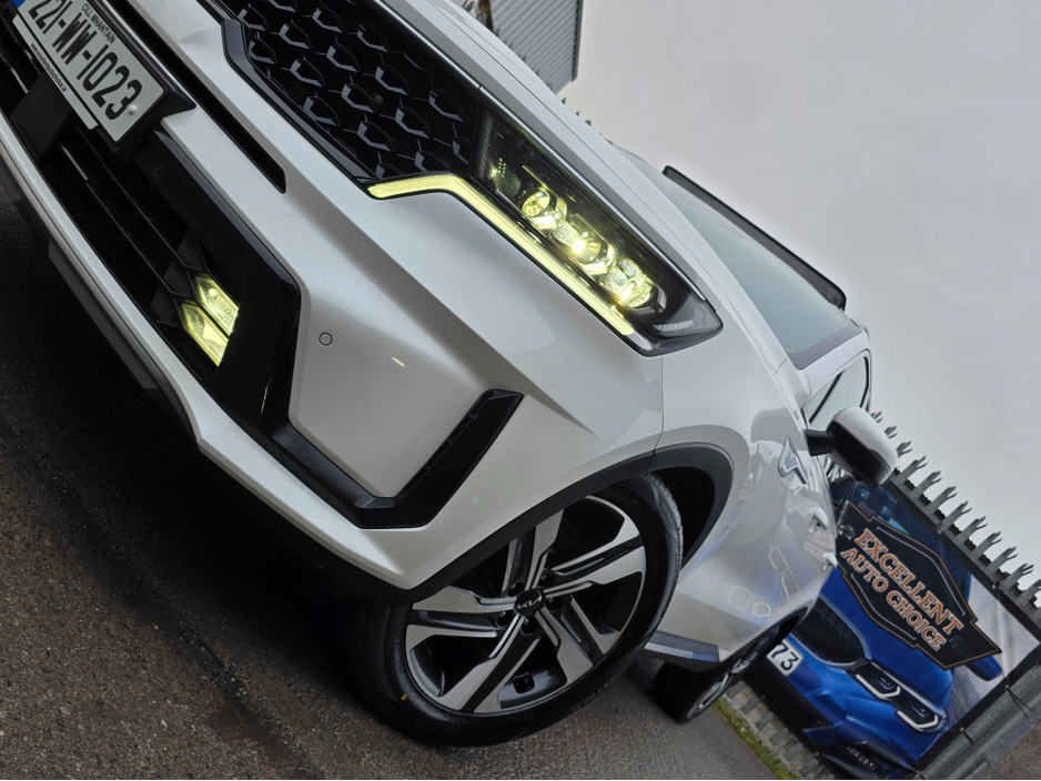 2022 Kia Sorento - image 9