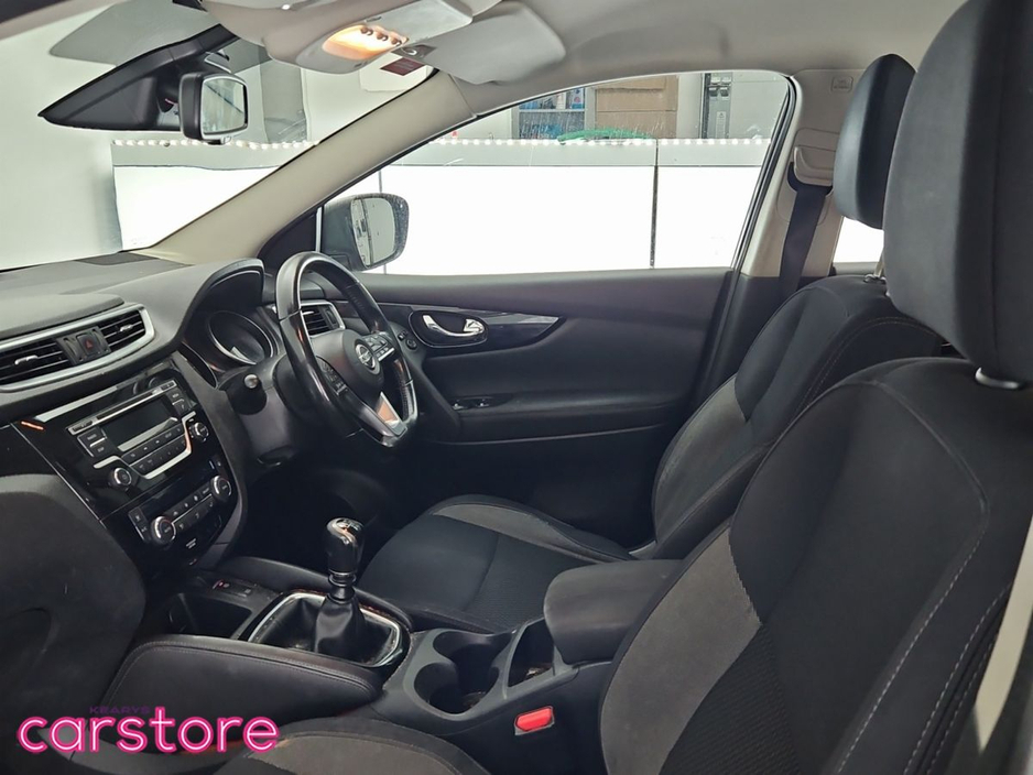 2017 Nissan Qashqai 1.2 PET XE €15,888