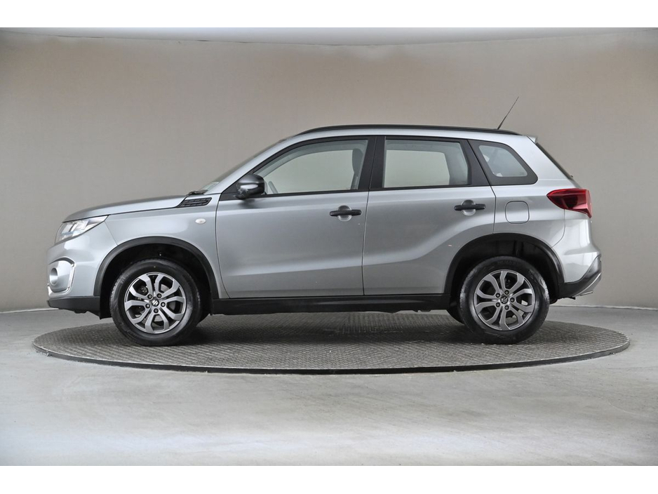 2023 Suzuki Vitara - image 5