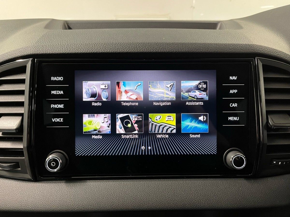 2025 Skoda Karoq Selection DSG 1.5TSI 150BHP - Reversing Camera - Climate Control - Cruise Control - Auto Lights/Wipers - Apple CarPlay/Android Auto €40,950