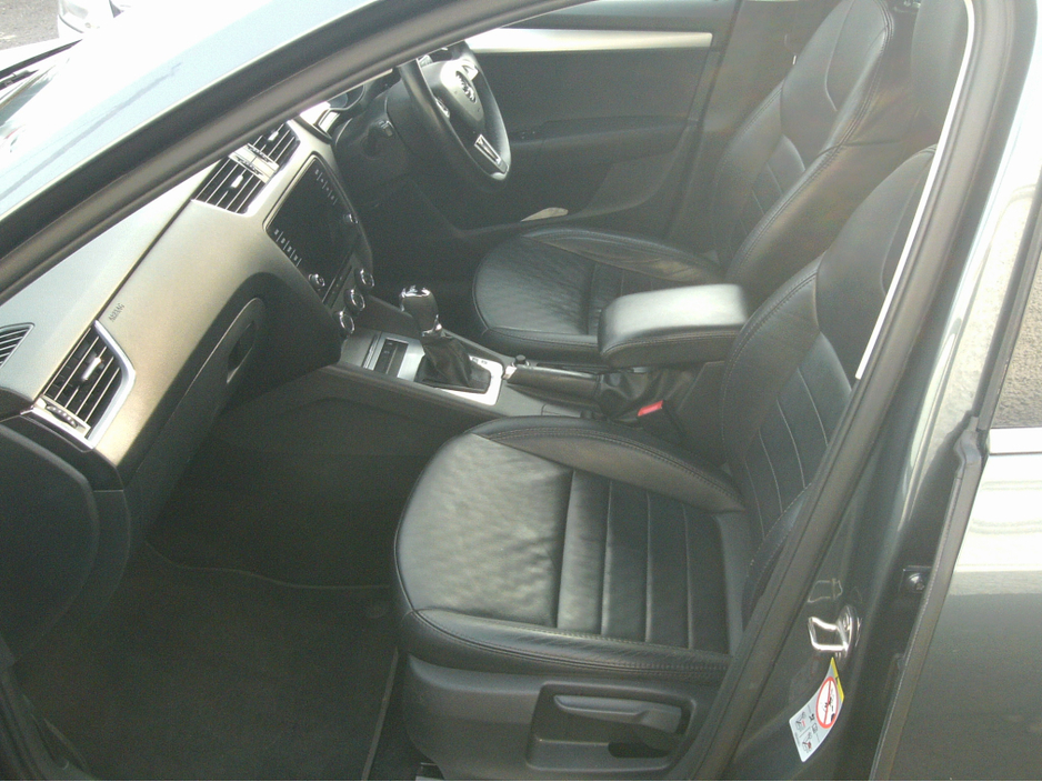 2019 Skoda Octavia - image 24