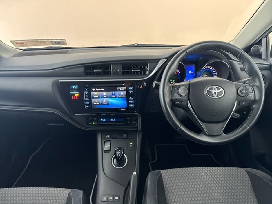 2018 Toyota Auris HYBRID LUNA SPORT €18,450