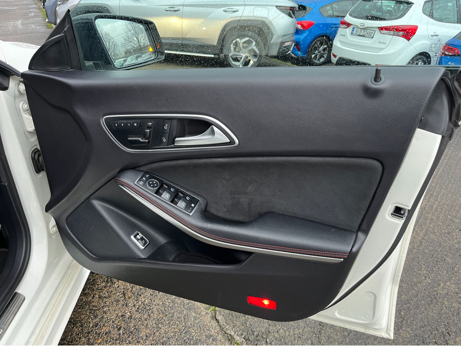 2015 Mercedes-Benz CLA Class 180 AMG BLACK EDITION AUTOMATIC 1.6 PETROL //HIGH SPEC//LOW MILES//KEYLESS ENTRY//HALF LEATHER HEATED SEATS//ADAPTIVE CRUISE CONTROL//REVERSE CAMERA// €19,950