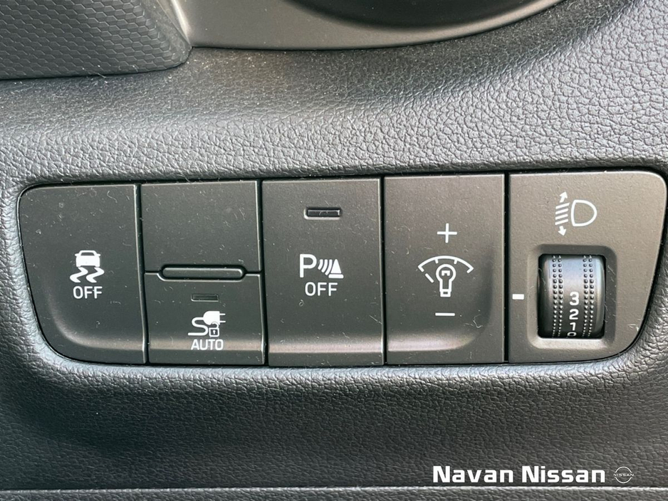 2022 Hyundai Kona EV Premium 64 kWh €21,850