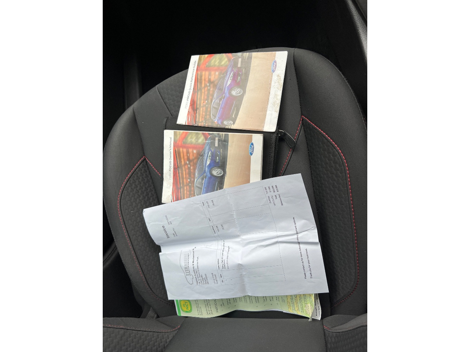 2017 Ford Focus - image 32