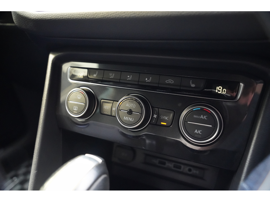 2019 Volkswagen Tiguan - image 15