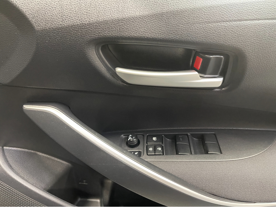 2021 Toyota Corolla - image 10