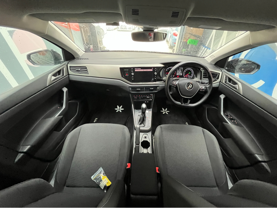 2021 Volkswagen Polo - image 11