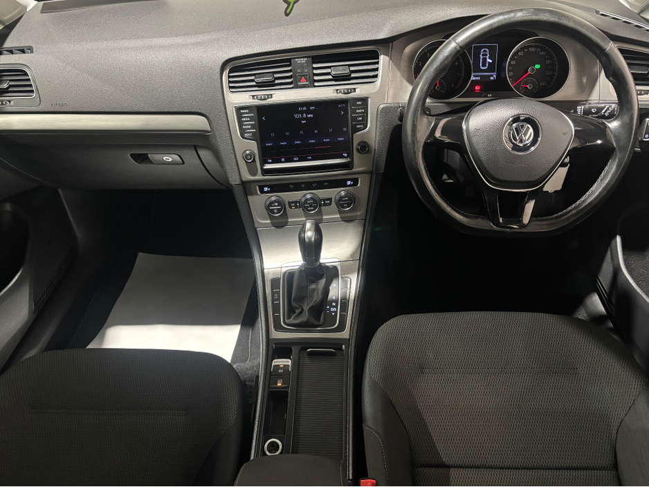 2015 Volkswagen Golf - image 13