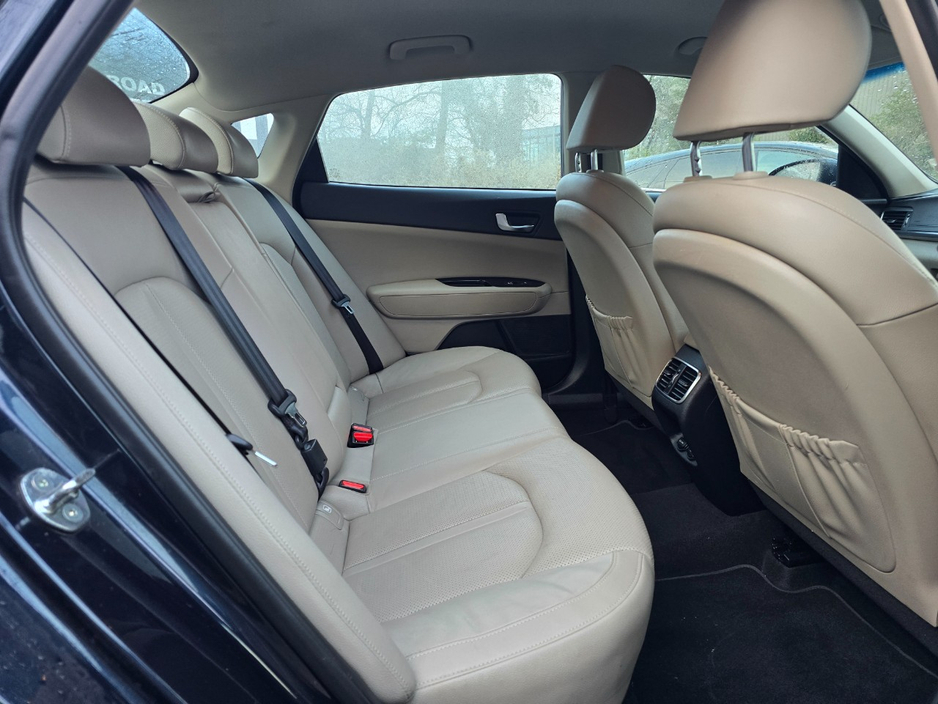2018 Kia Optima - image 18
