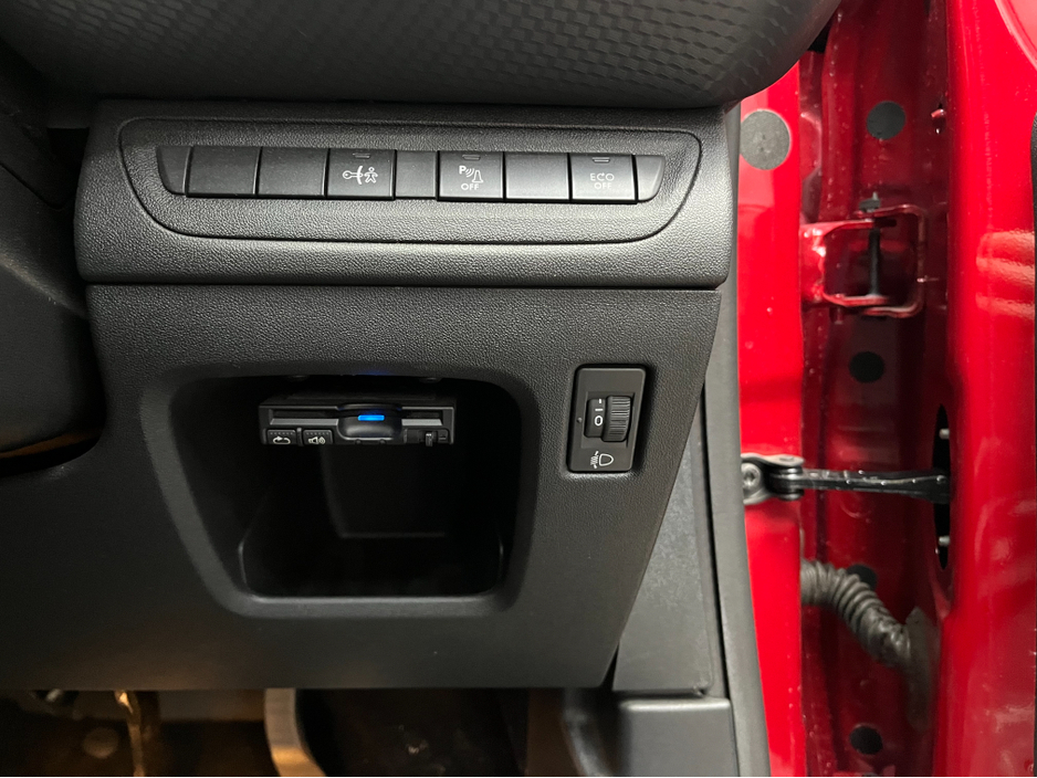 2018 Peugeot 2008 2018 PEUGEOT 2008 GT LINE 1.2 AUTOMATIC / CRUISE CONTROL / REVERSE CAMERA AND MORE €14,950