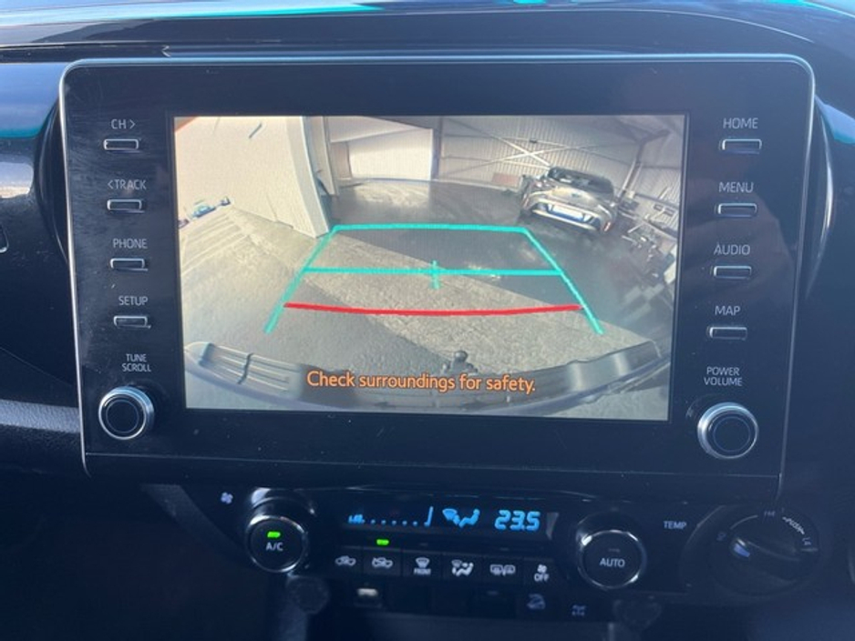 2021 Toyota Hilux 2.4 DOUBLE CAB SR5 €39,950