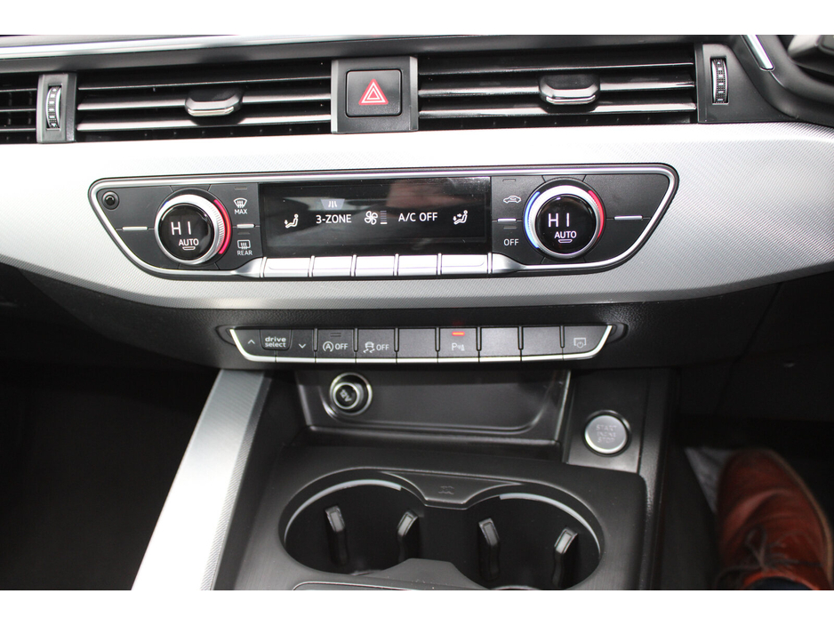 2017 Audi A4 - image 20