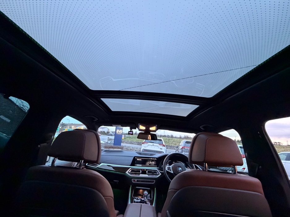 2020 BMW X5 - image 5