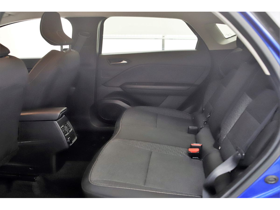 2023 Renault Captur - image 16