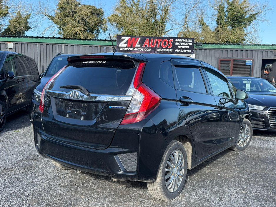 2015 Honda Fit - image 6