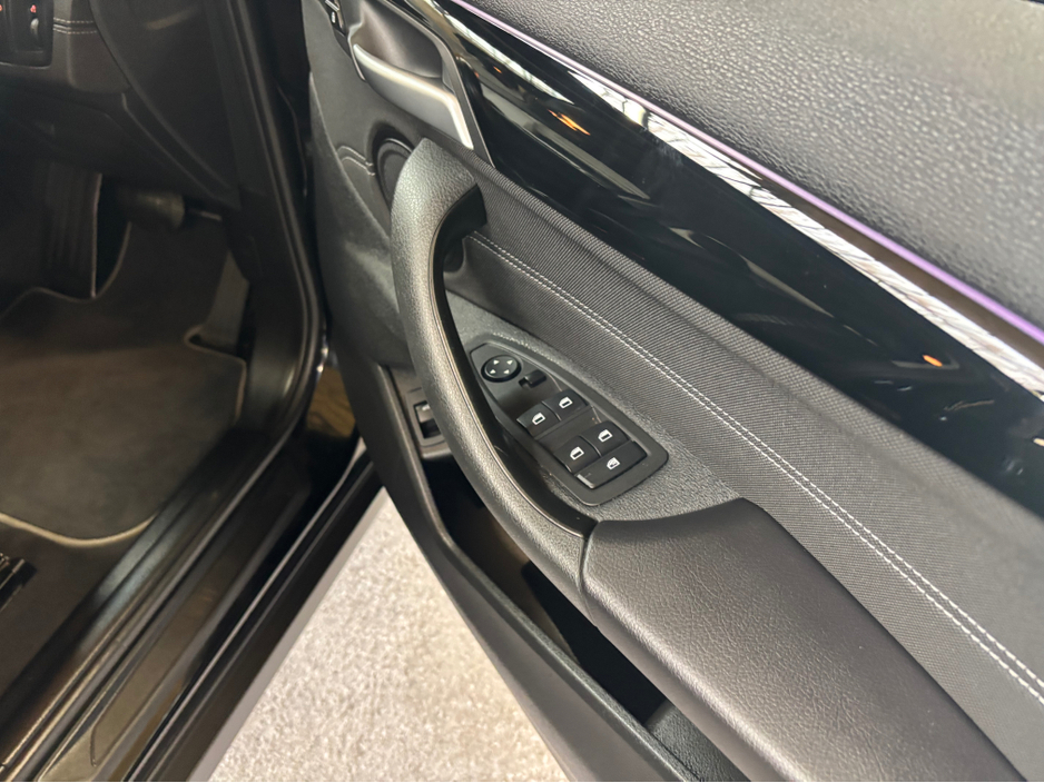 2022 BMW X2 - image 9