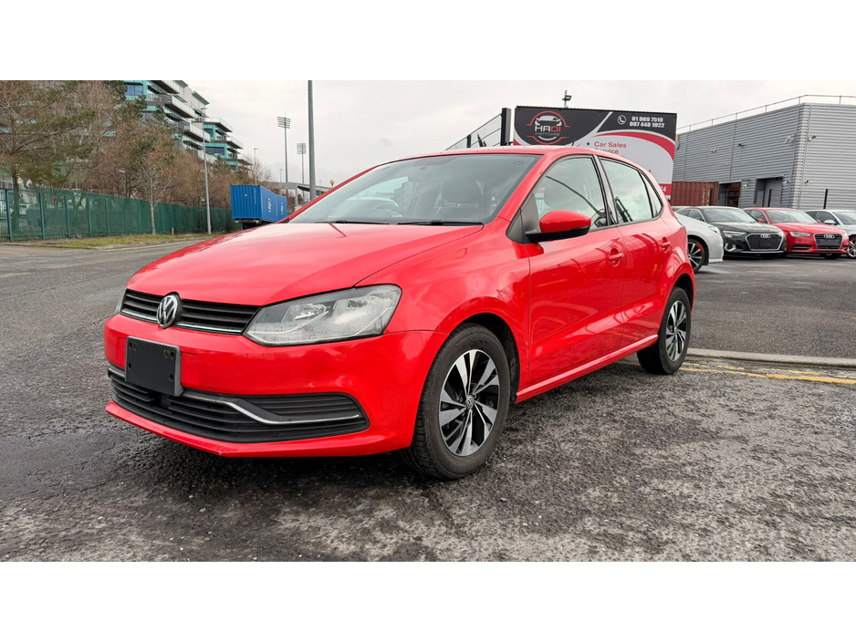 2015 Volkswagen Polo  €11,000