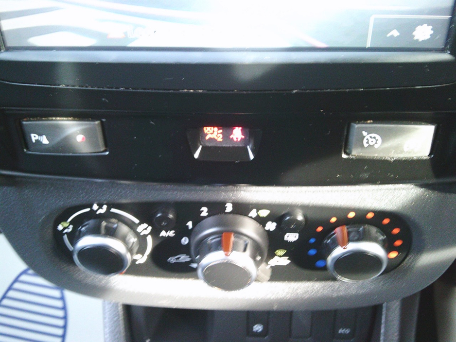 2018 Dacia Duster - image 13