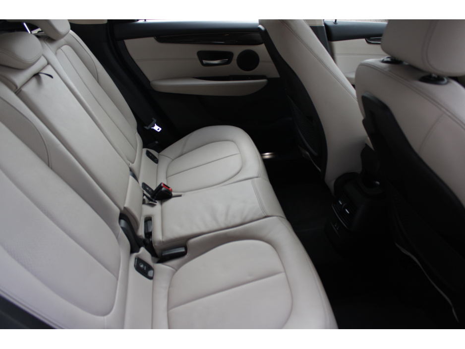 2019 BMW 2 Series - image 16