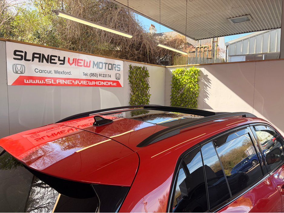 2024 Volkswagen Tiguan - image 4