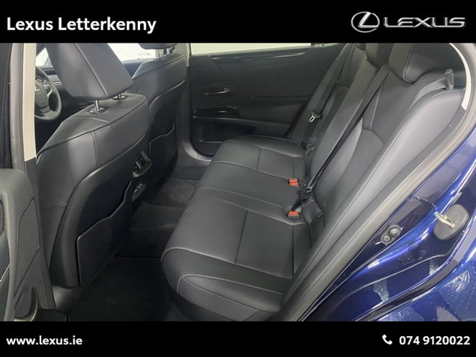 2025 Lexus ES 300 H - image 7